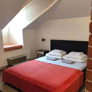 https://hostel-suomenlinna.tophotelshelsinki.com