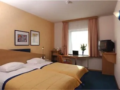 Holiday Inn Express Geneva Airport, An Ihg Hotel 3*,