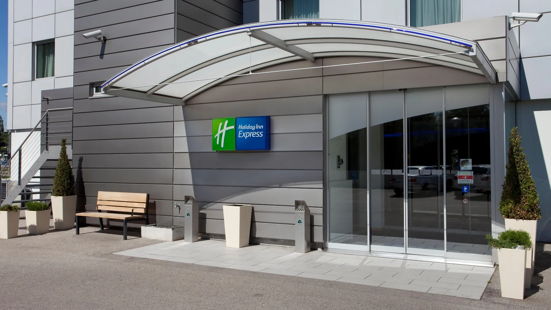 Holiday Inn Express Geneva Airport, An Ihg Hotel