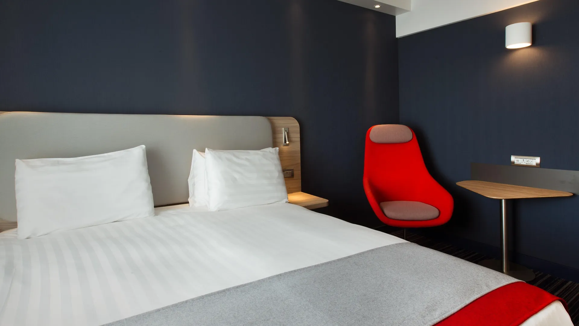 Holiday Inn Express Geneva Airport, An Ihg Hotel Zwitserland