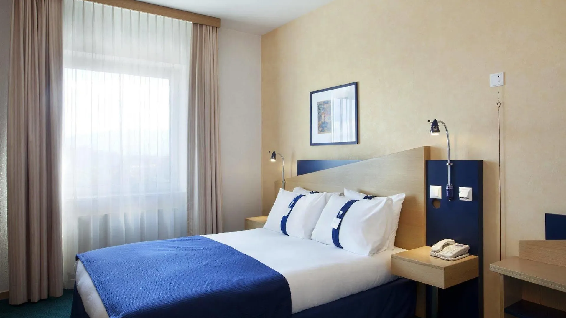 Holiday Inn Express Geneva Airport, An Ihg Hotel 3*,  Zwitserland