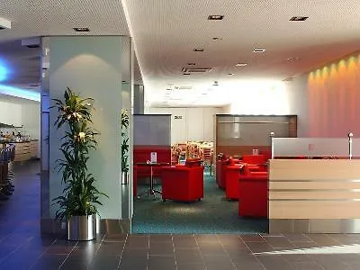 Holiday Inn Express Geneva Airport, An Ihg Hotel 3*,